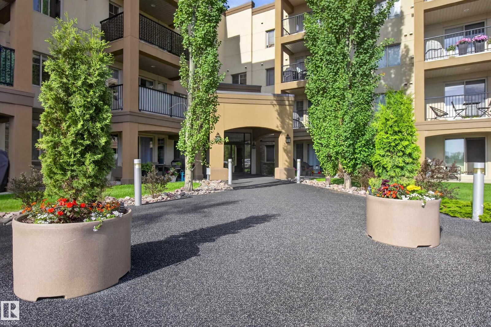 Property Photo:  400 Palisades Way 237  AB T5H 0H4 