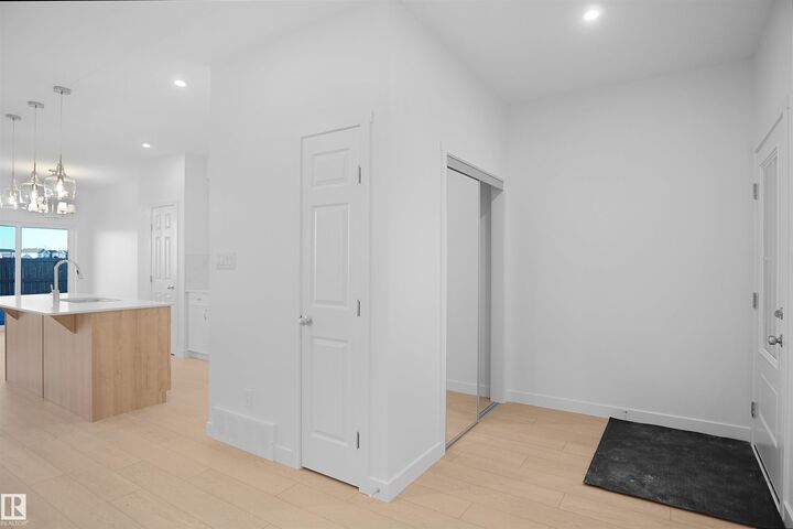 Property Photo:  4392 Clayton Way SW  AB T6W 5Z4 