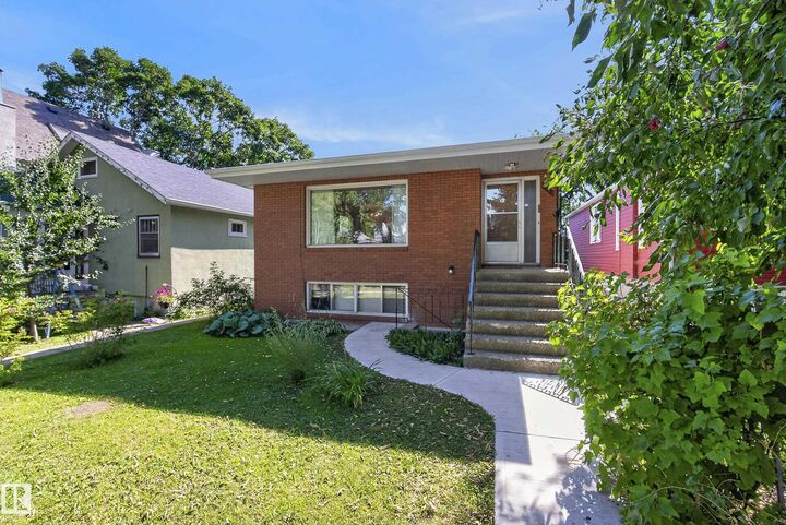 Property Photo:  9821 83 Avenue NW  AB T6E 2B8 