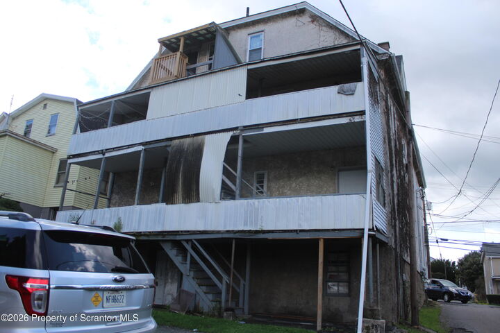 Property Photo: 715 Moosic Street PA 18505