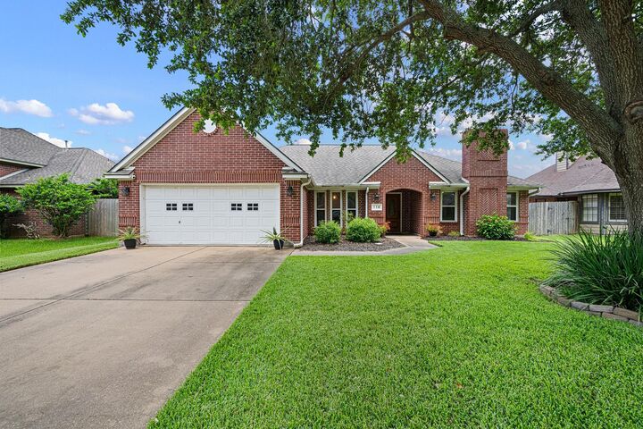 Property Photo: 116 Zinnia Street TX 77566