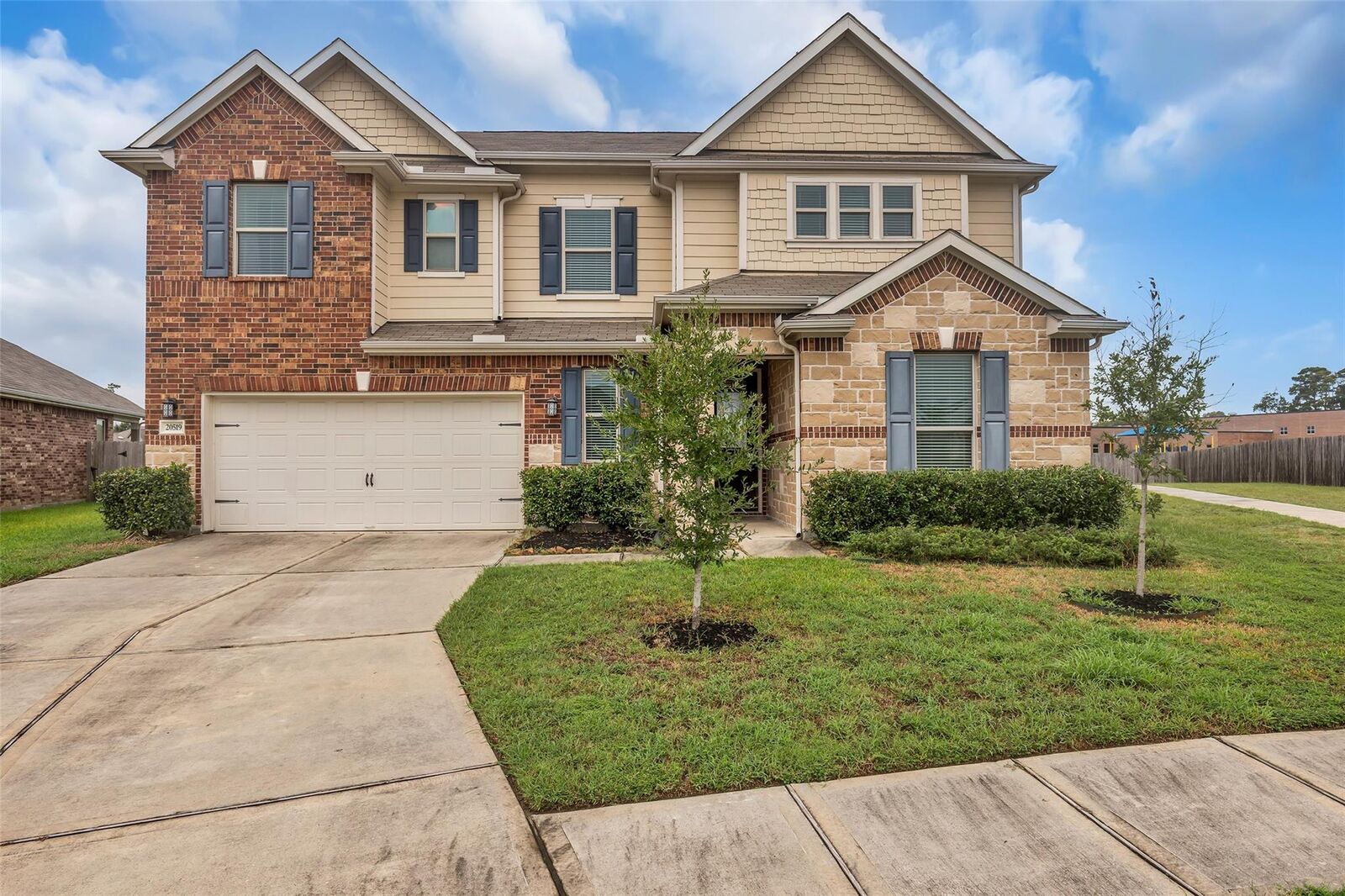 Property Photo:  20519 Pembridge Green Drive  TX 77365 