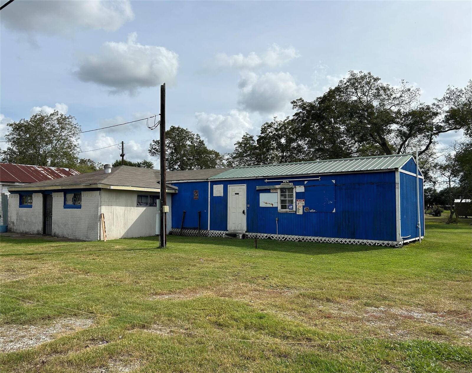 Property Photo: 908 Main Street TX 77514