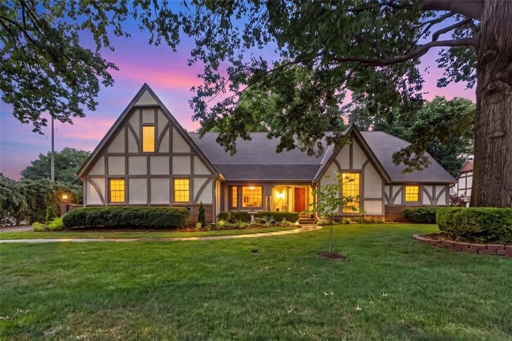 Property Photo:  3516 W 101st Terrace  KS 66206 