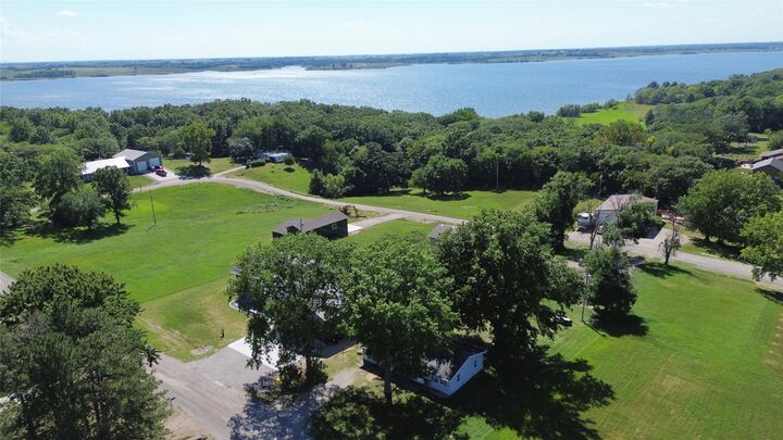 Property Photo:  12501 Beech Drive  IA 52571 