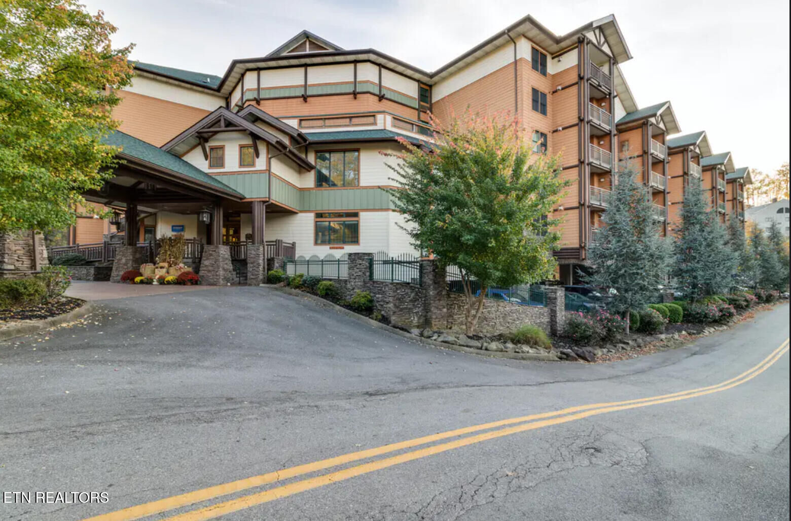 Property Photo:  215 Woliss Lane Unit 303  TN 37738 