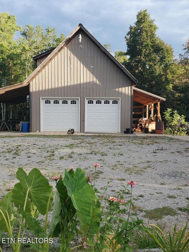 Property Photo:  103 Stooping Oak Rd  TN 37327 