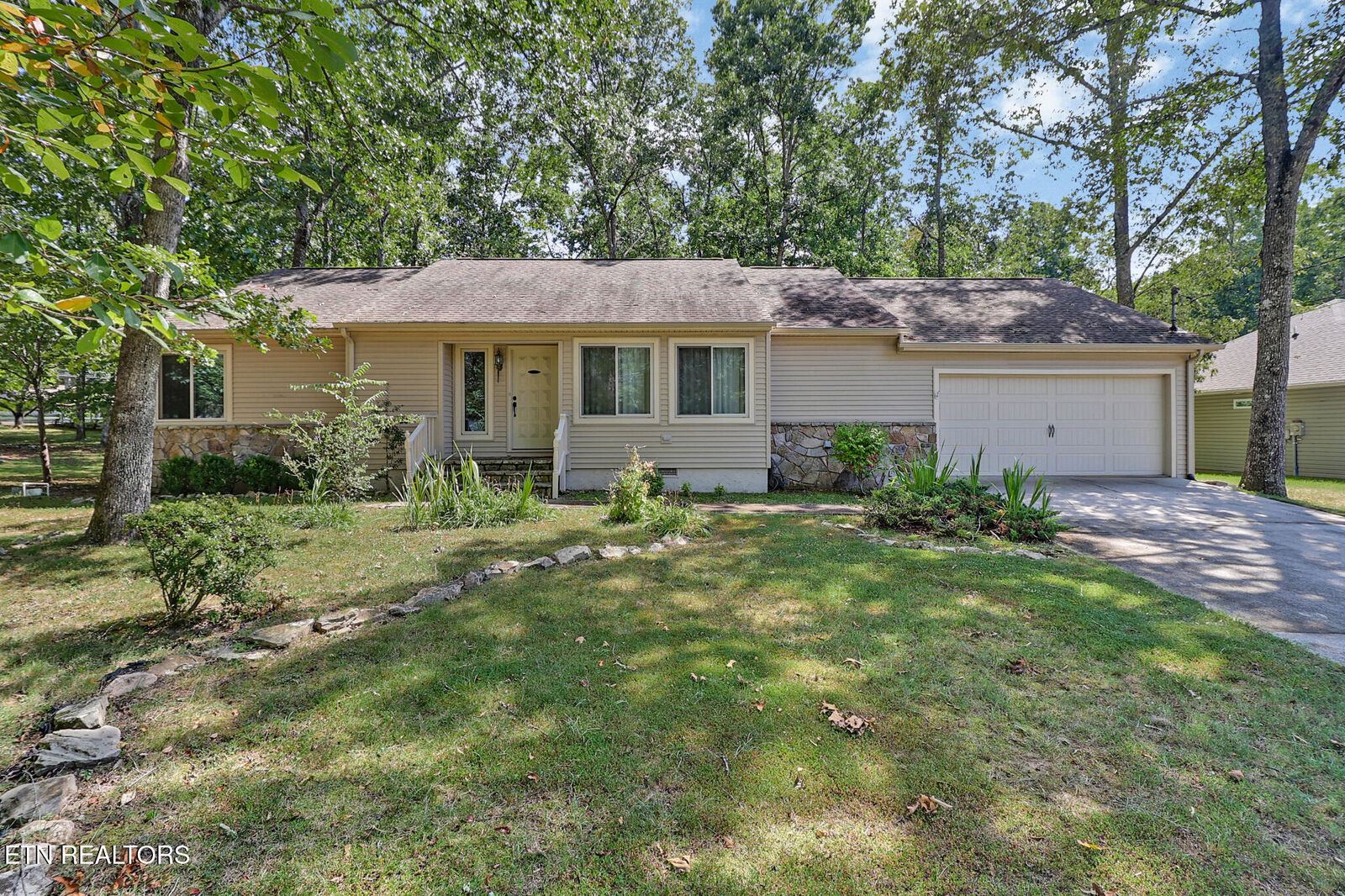 Property Photo:  105 Anglewood Drive  TN 38558 