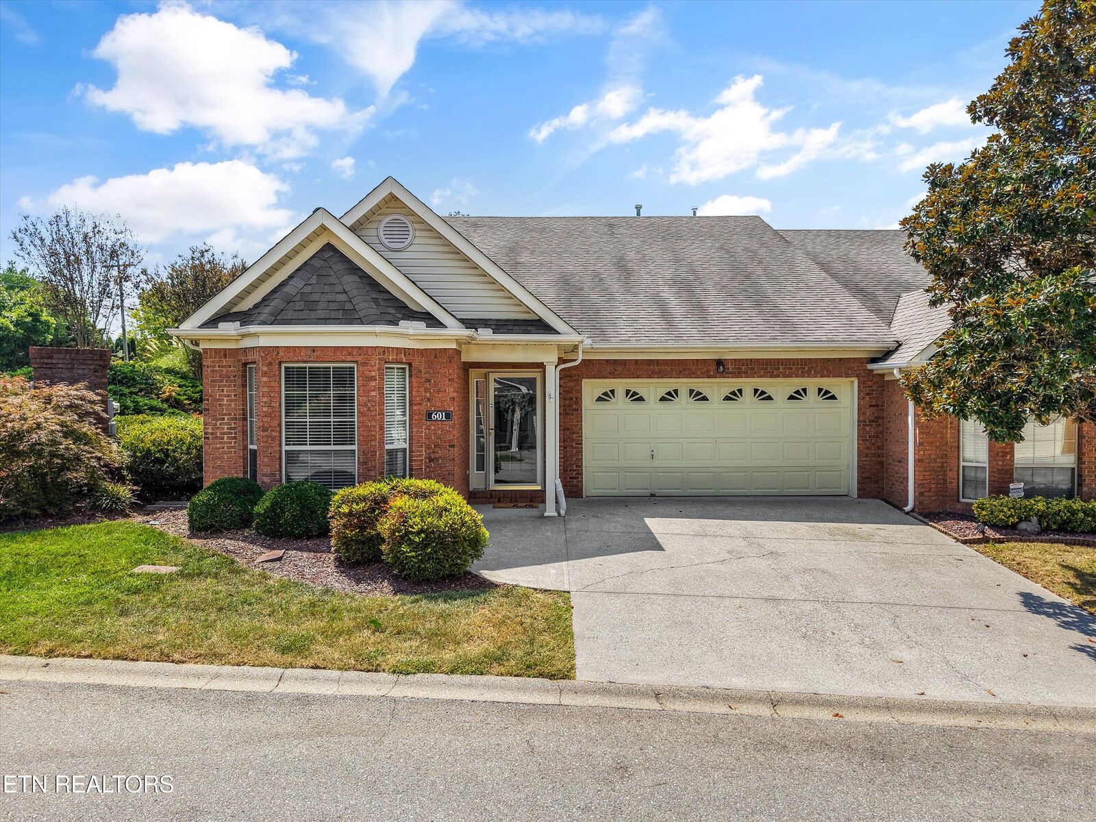 Property Photo: 601 Applegate Lane TN 37934