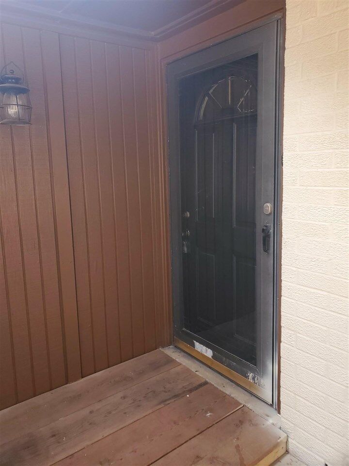 Property Photo: 809 SE 38th OK 73501