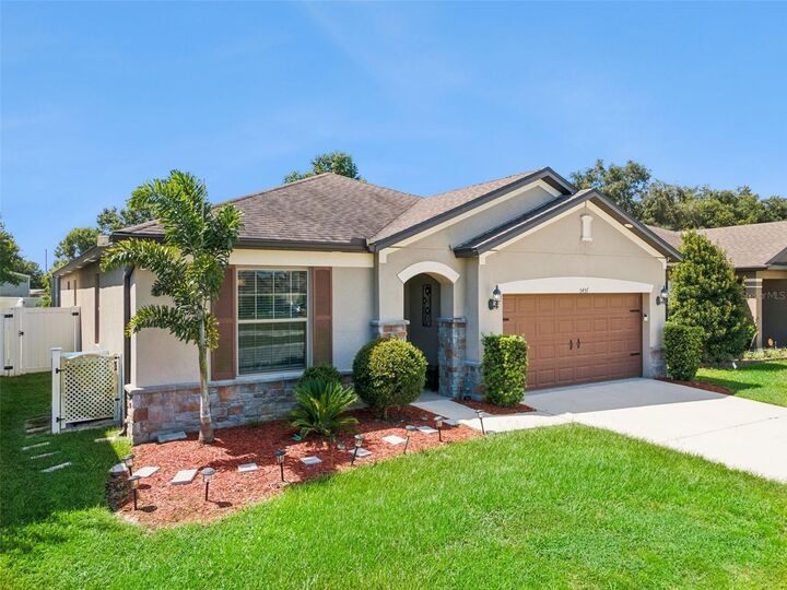 Property Photo: 5457 Animosh Court FL 33868