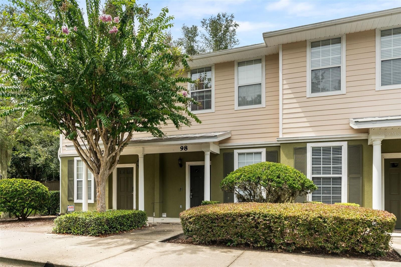 Property Photo:  2508 SW 35th Place Q98  FL 32608 