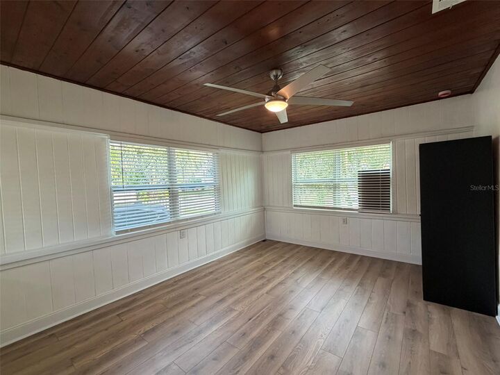 Property Photo: 101 W Lemon Street 1 FL 34689