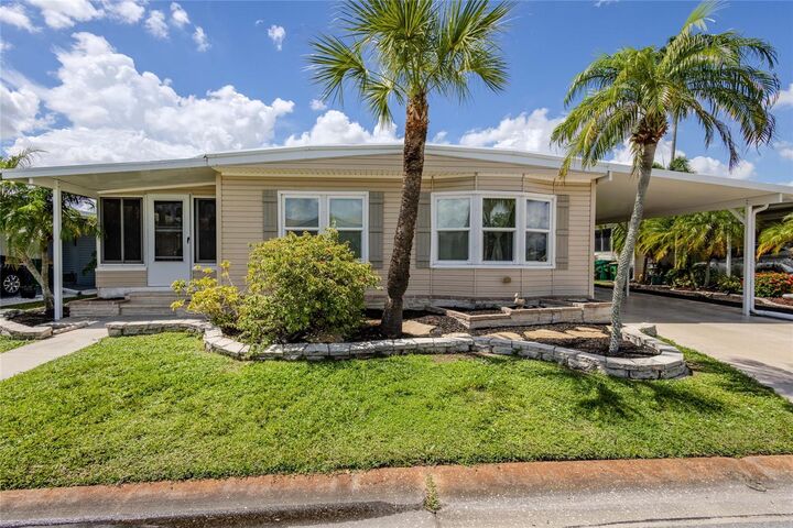 Property Photo:  2100 Kings Highway 305  FL 33980 
