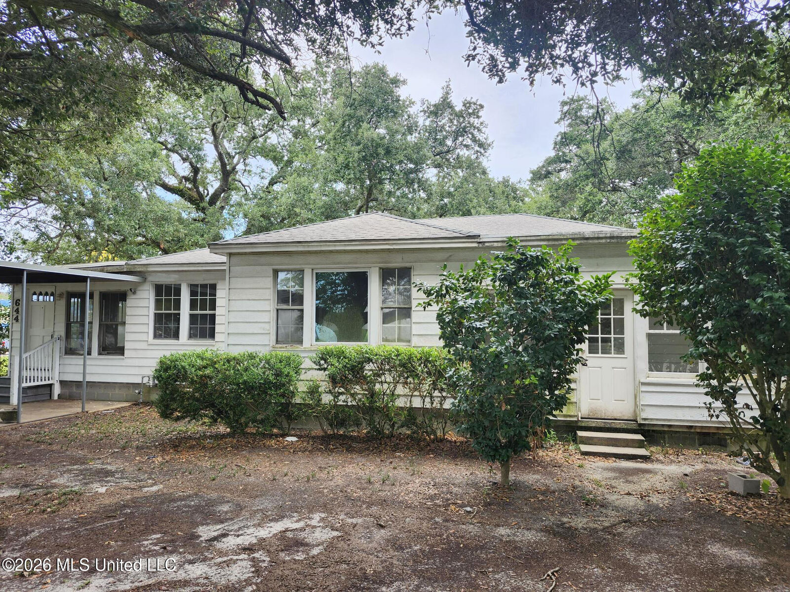 Property Photo:  644 Oakleigh Avenue  MS 39507 