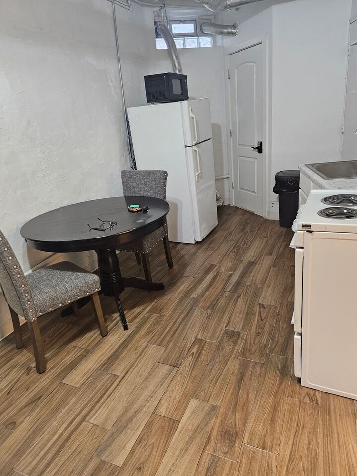 Property Photo:  2611 W Peterson Avenue B2  IL 60659 