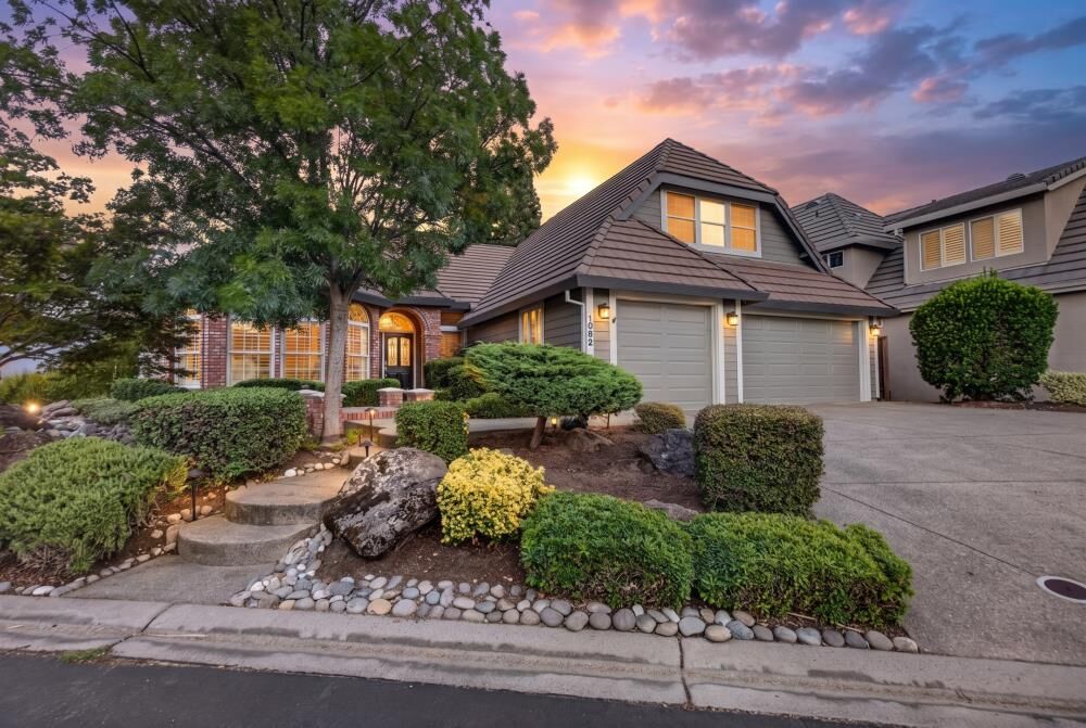 Property Photo:  1082 Thornhill Drive  CA 95746 