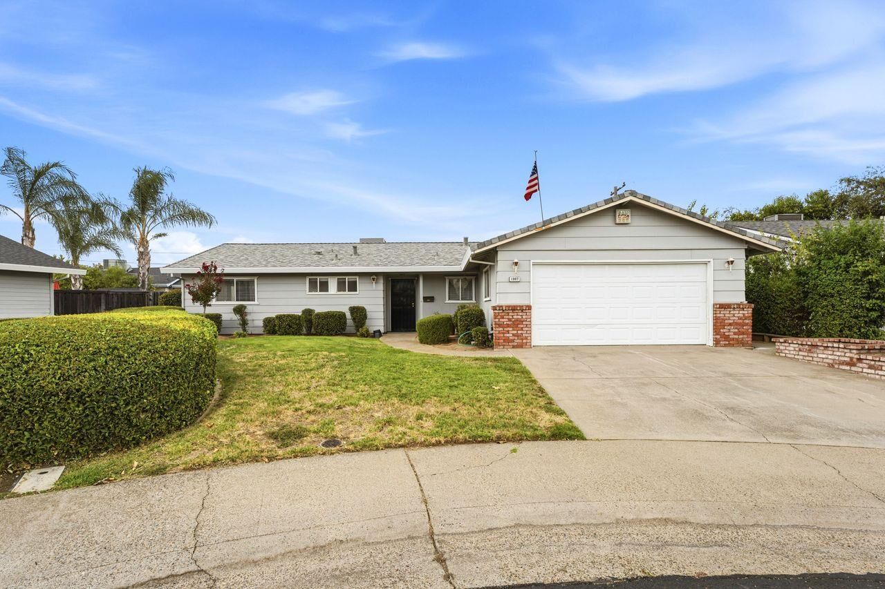 Property Photo:  1007 Azure Court  CA 95678 