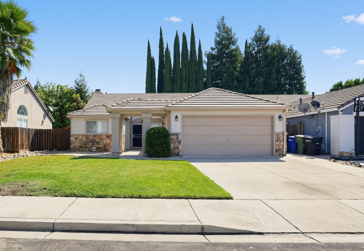 Property Photo:  5522 Sunfield Way  CA 95368 
