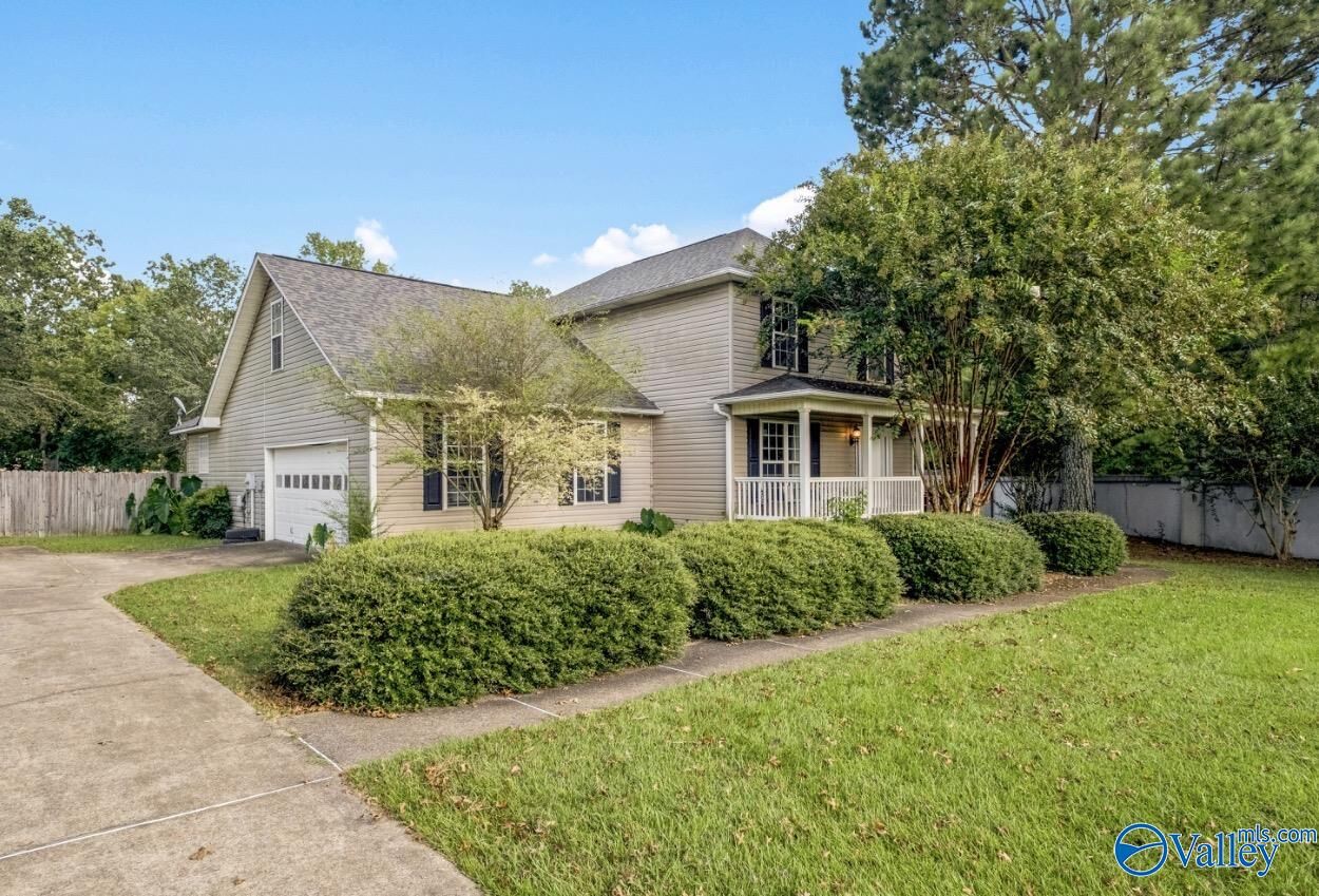 Property Photo:  101 Saint Andrews Street  AL 35906 