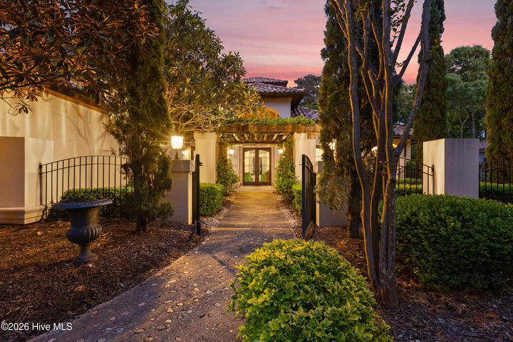 Property Photo:  705 Planters Row  NC 28405 