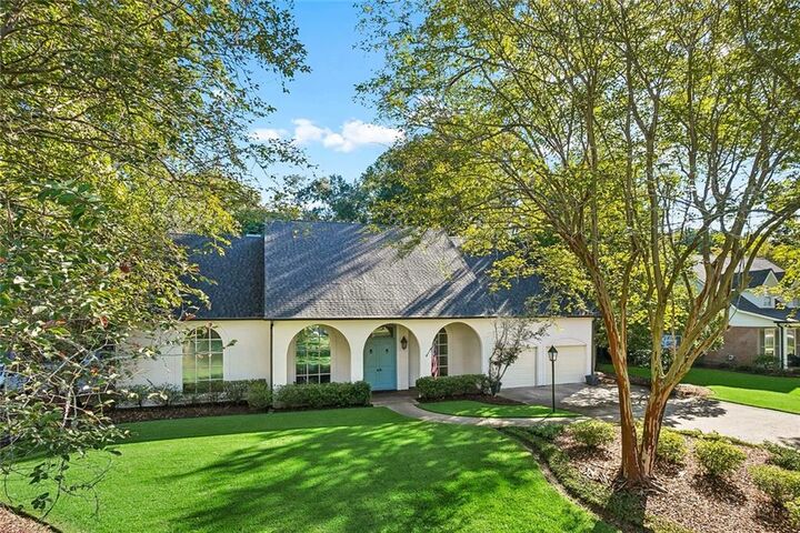Property Photo: 105 Concorde Place LA 70471