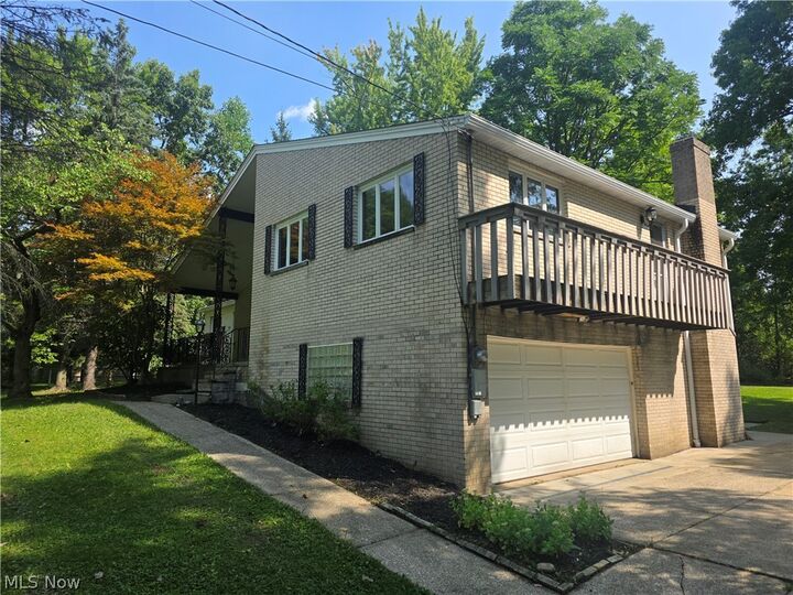 Property Photo: 13037 Stratford Trail OH 44026