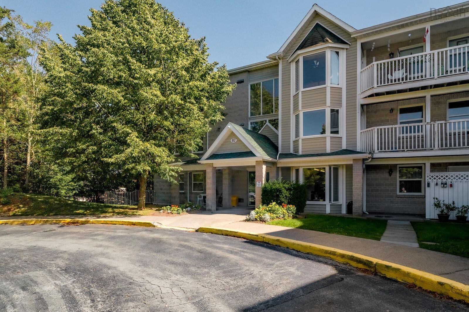 Property Photo:  410 87 Kearney Lake Road  NS B3M 4H1 