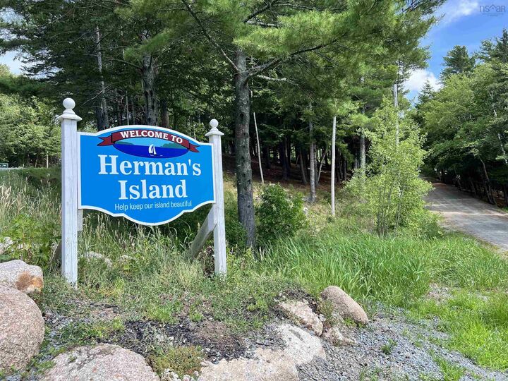 Property Photo:  22 Hermans Island South Side Road Lunenburg  NS B0J 2C0 