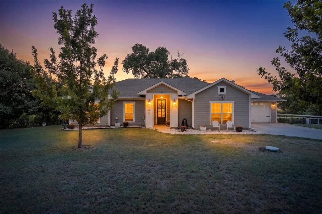 Property Photo: 161 Laurie Lane TX 75165
