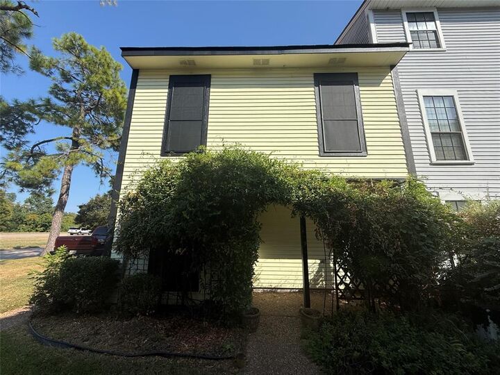 Property Photo: 1401 Oden Street 24 LA 71104