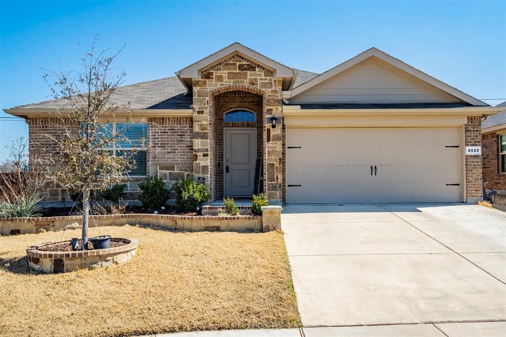 Property Photo: 8028 Muddy Creek Drive TX 76131