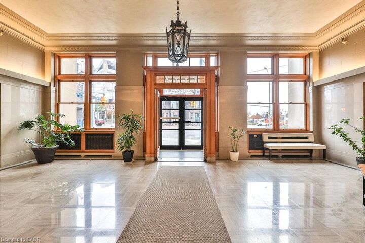 Property Photo:  404 King Street W 424  ON N2G 4Z9 