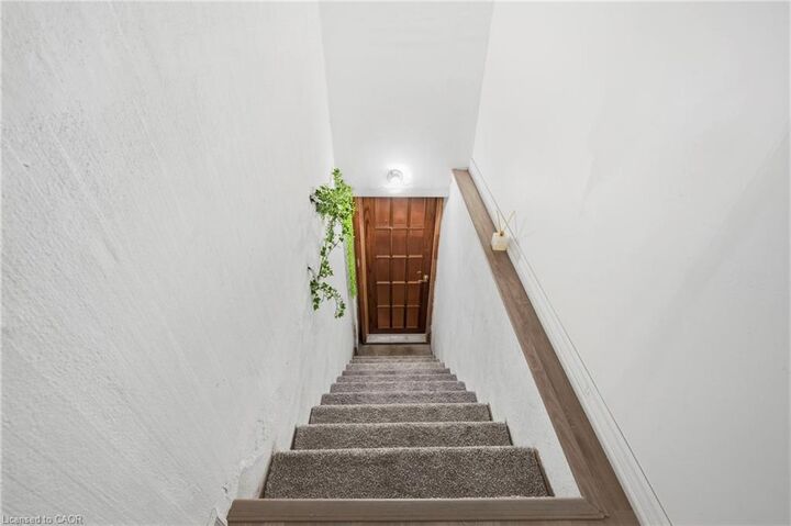 Property Photo:  208 North Shore Boulevard W Lower  ON L7T 1A4 