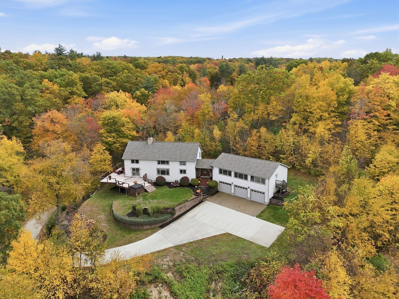 Property Photo:  89 Pomeroy Road  MA 01085 