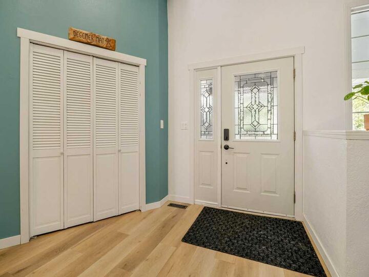 Property Photo:  633 7 Street S  AB T1J 2H2 