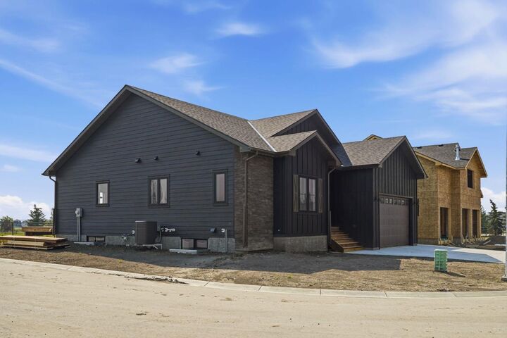 Property Photo:  11 Lackner Road  AB T0M 0N0 