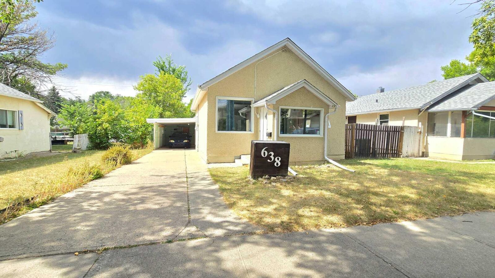 Property Photo:  638 12A Street N  AB T1H 2J9 