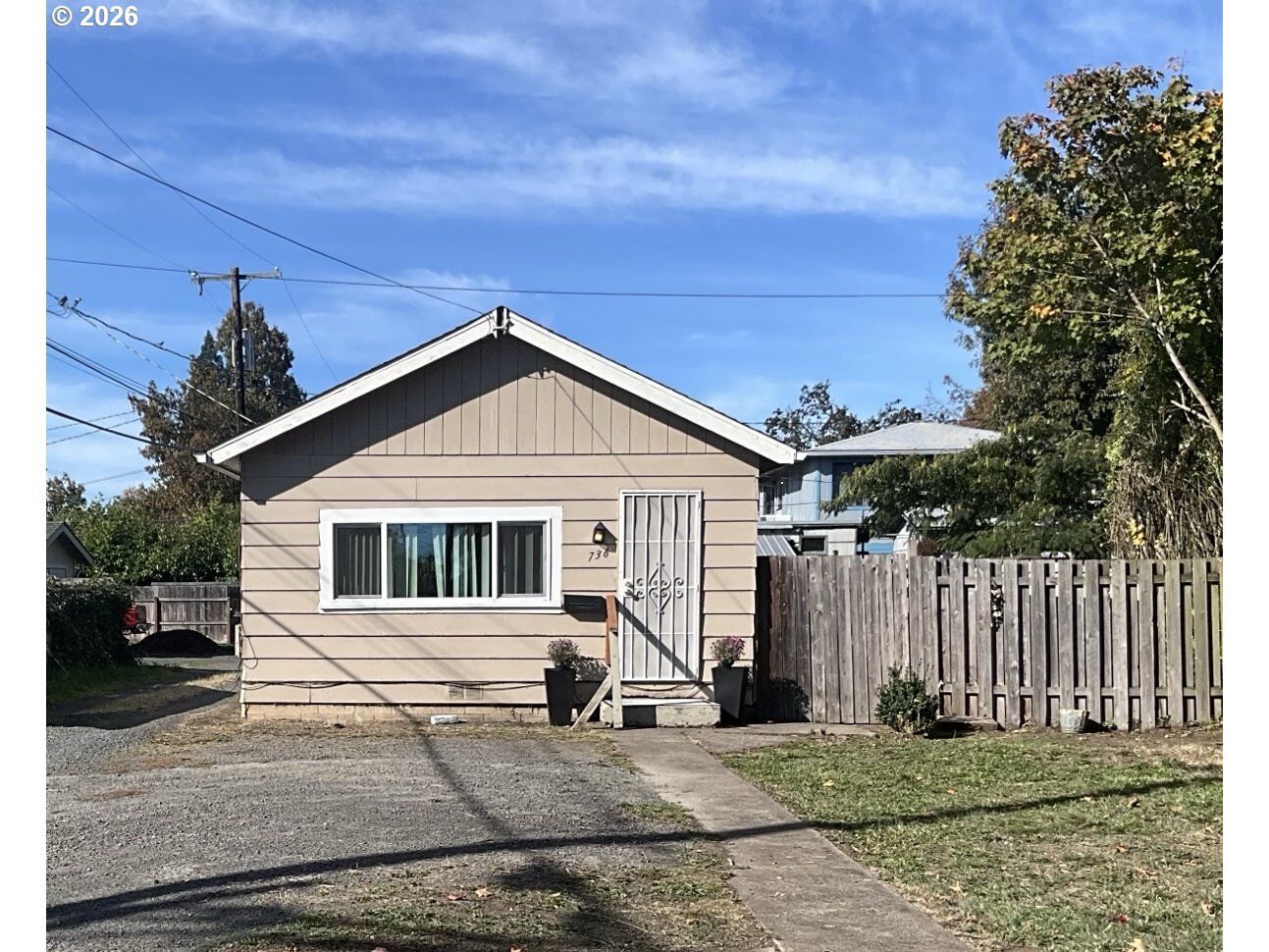Property Photo:  736 5th St  OR 97477 