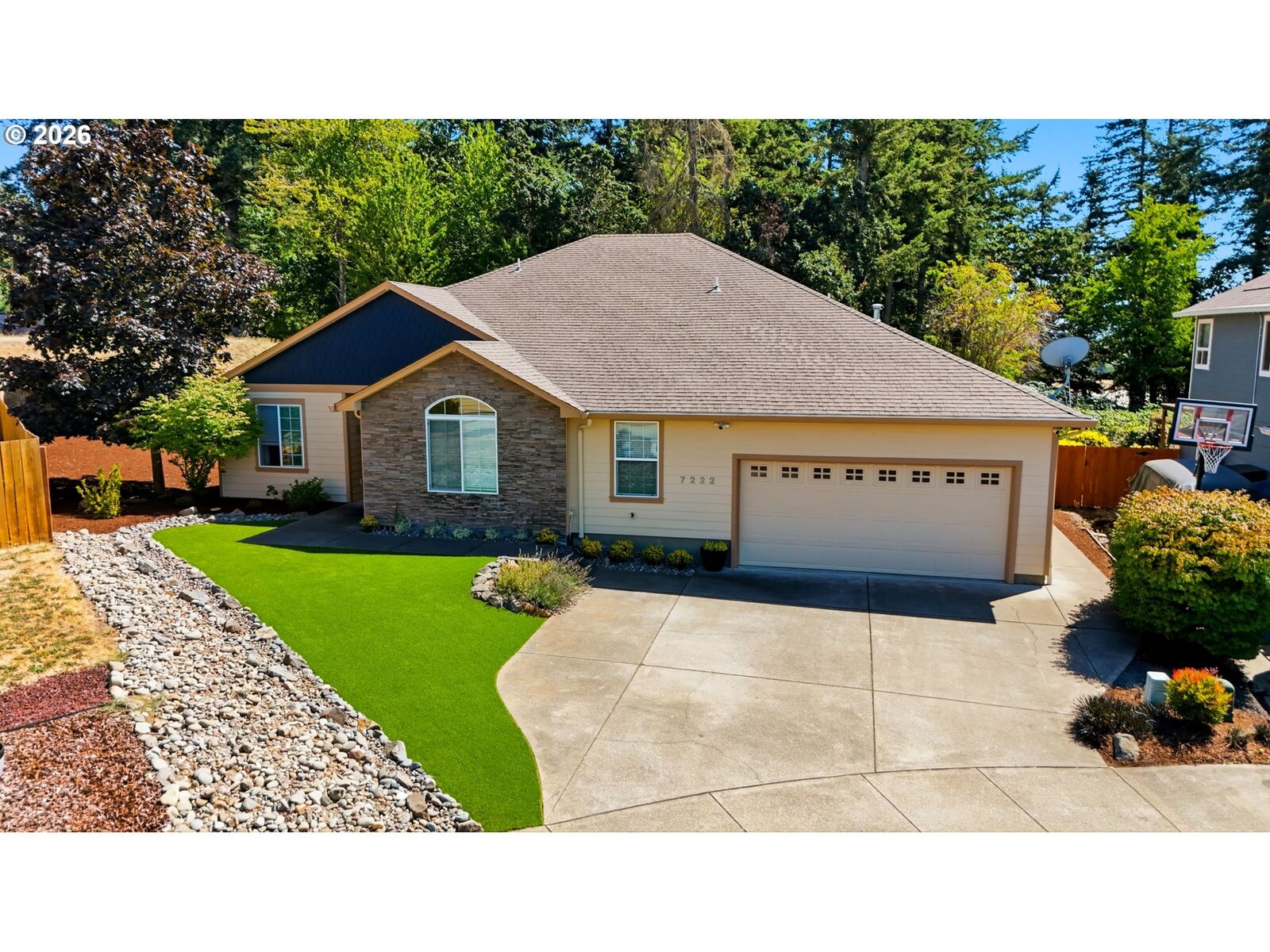 Property Photo: 7222 Eastwood Ct SE OR 97392