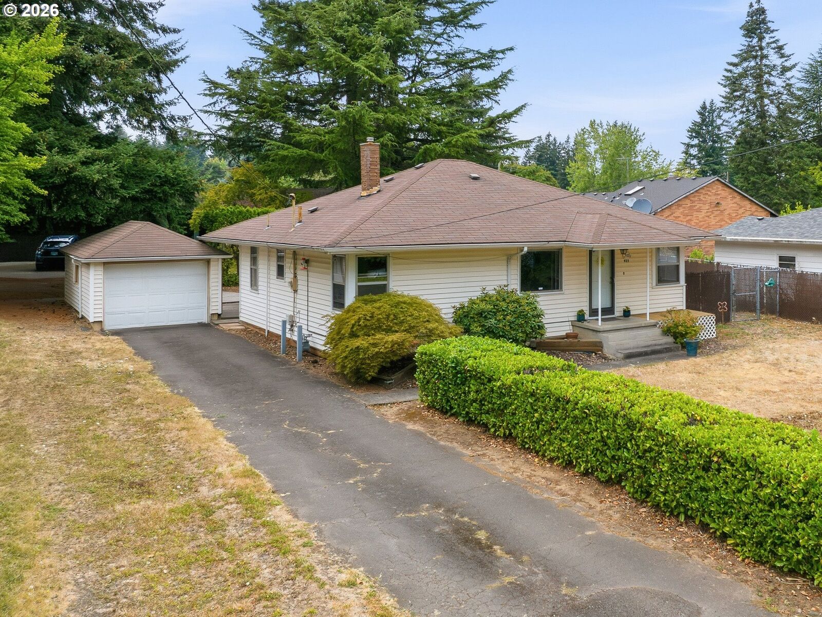 Property Photo: 923 NE 155th Ave OR 97230