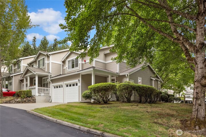 Property Photo: 17824 NE 96th Way 3 WA 98052