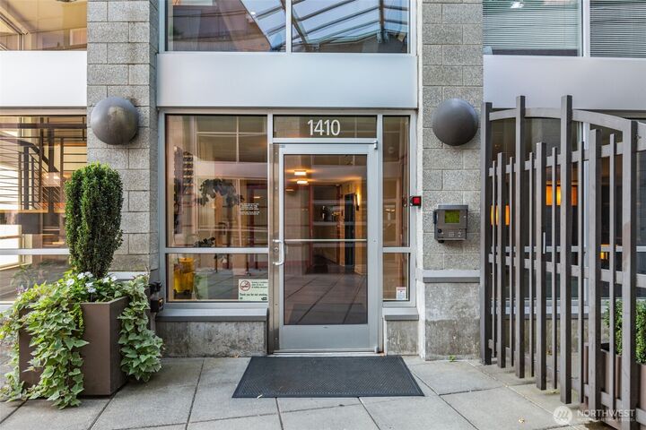 Property Photo:  1410 E Pine Street W307  WA 98122 