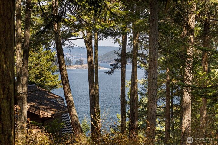 Property Photo:  242  Evans Way  WA 98250 