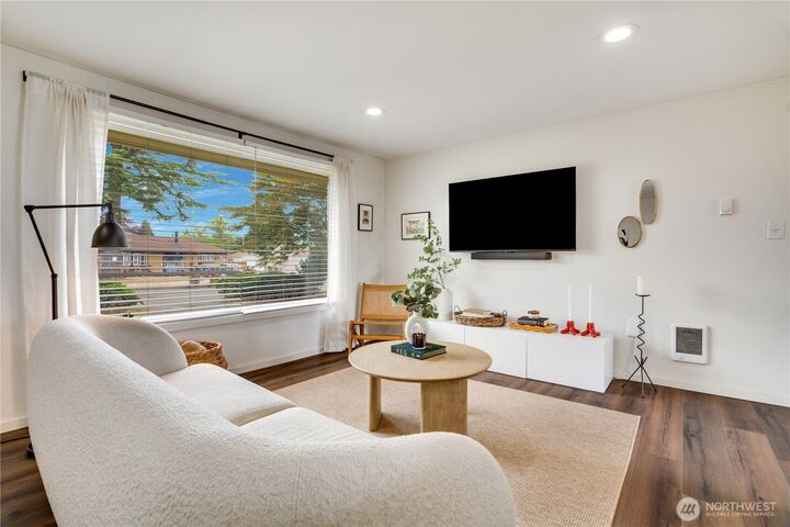 Property Photo: 918 E 52nd Street WA 98404