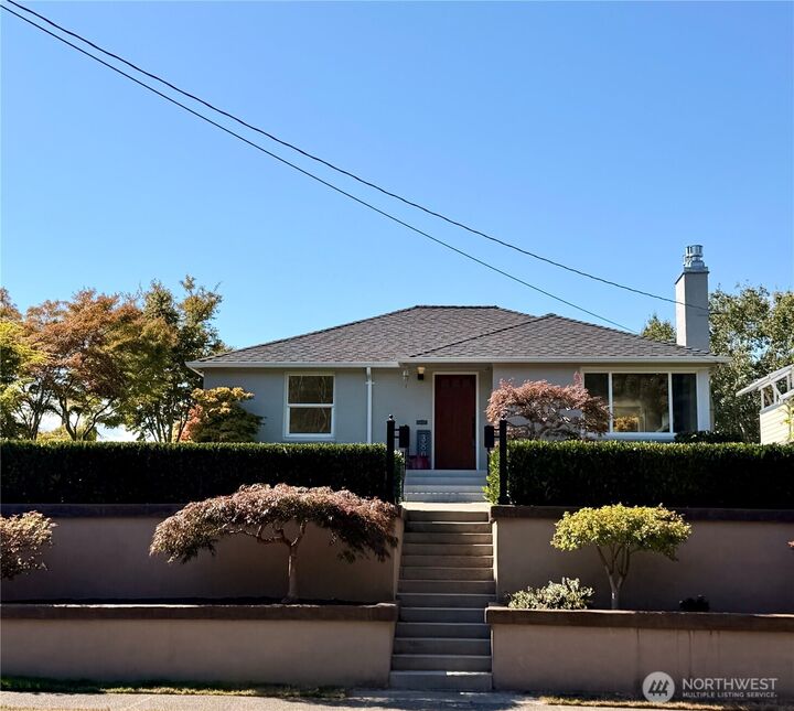 Property Photo:  3803  29th Avenue W  WA 98199 