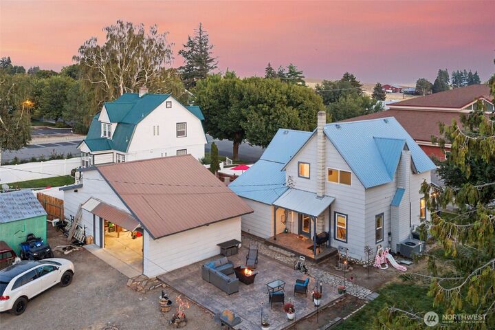 Property Photo: 211 E Birch St WA 98858