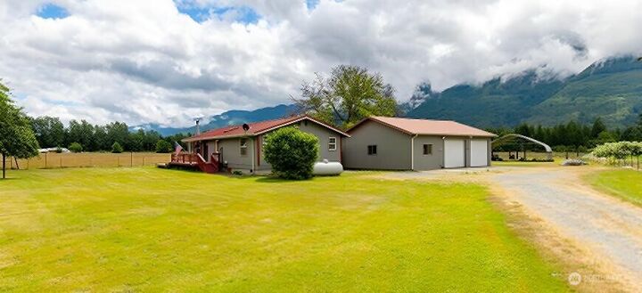 Property Photo: 38848 State Route 20 WA 98237