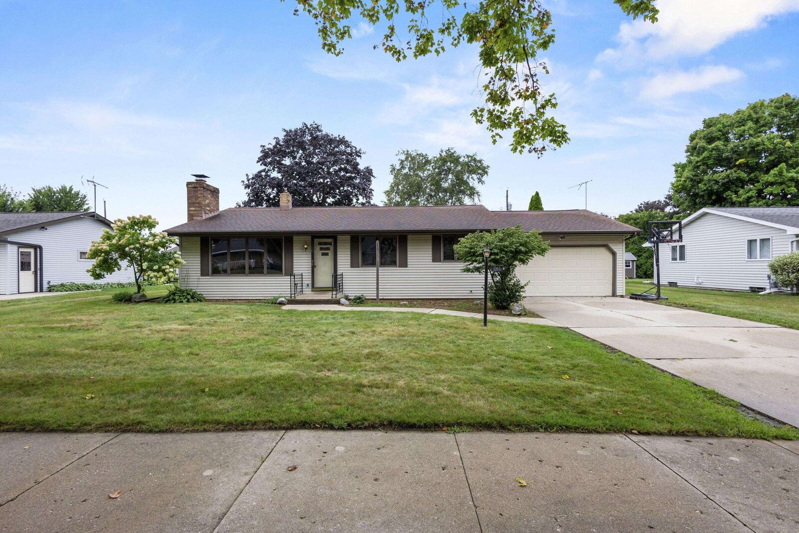 Property Photo: 1203 2nd Street WI 54216