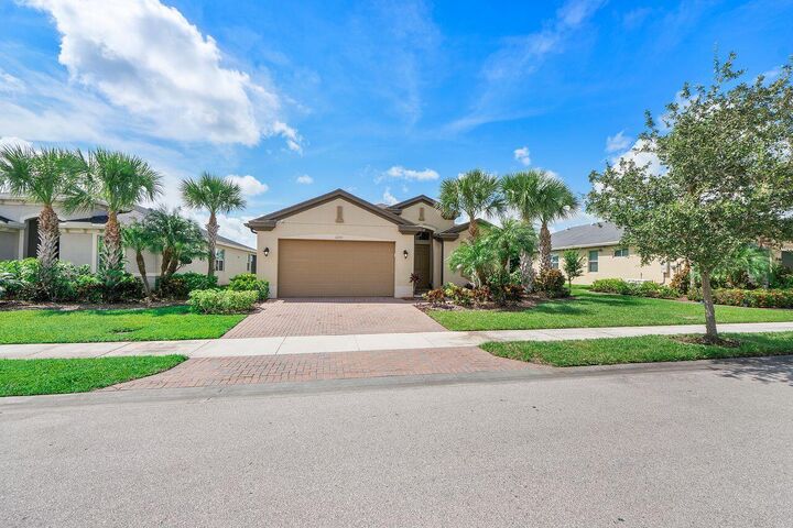 Property Photo:  11151 SW Lake Park Drive  FL 34987 